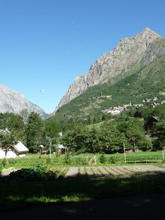 Chateau De La Muzelle Vénosc Esterno foto